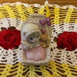 KITTY CUCUMBER BABY KITTY IN CARRIAGE 1987 B. SHACKMAN SCHMID FIGURINE